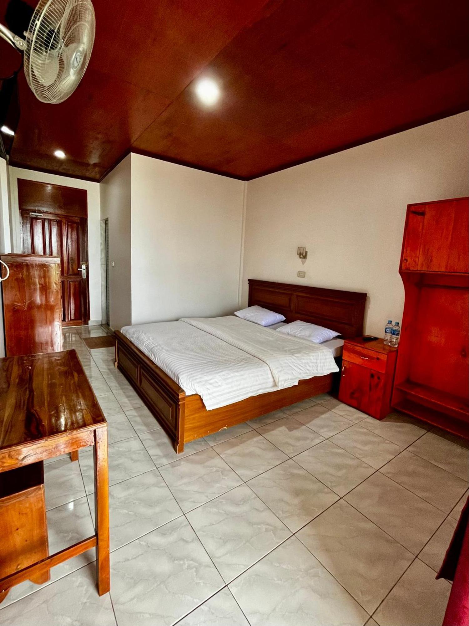 Gokhon Guest House Tuk Tuk Exterior photo